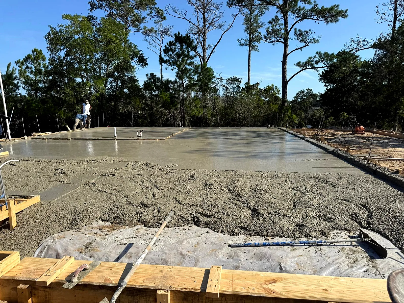 Waterfront Custom Home and Garage Construction photo 2, Custom Home and Garage by KTE Contracting